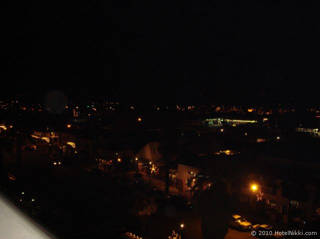 ハイアットリー ジェンシー スイーツ パームスプリングス、バルコニーからの夜景