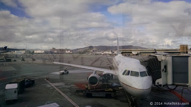 サンフランシスコ国際空港 2014年12月、羽田行きドリームライナー(B787)